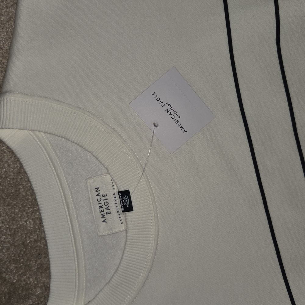 American Eagle Sweatshirt - Picture 6 of 9